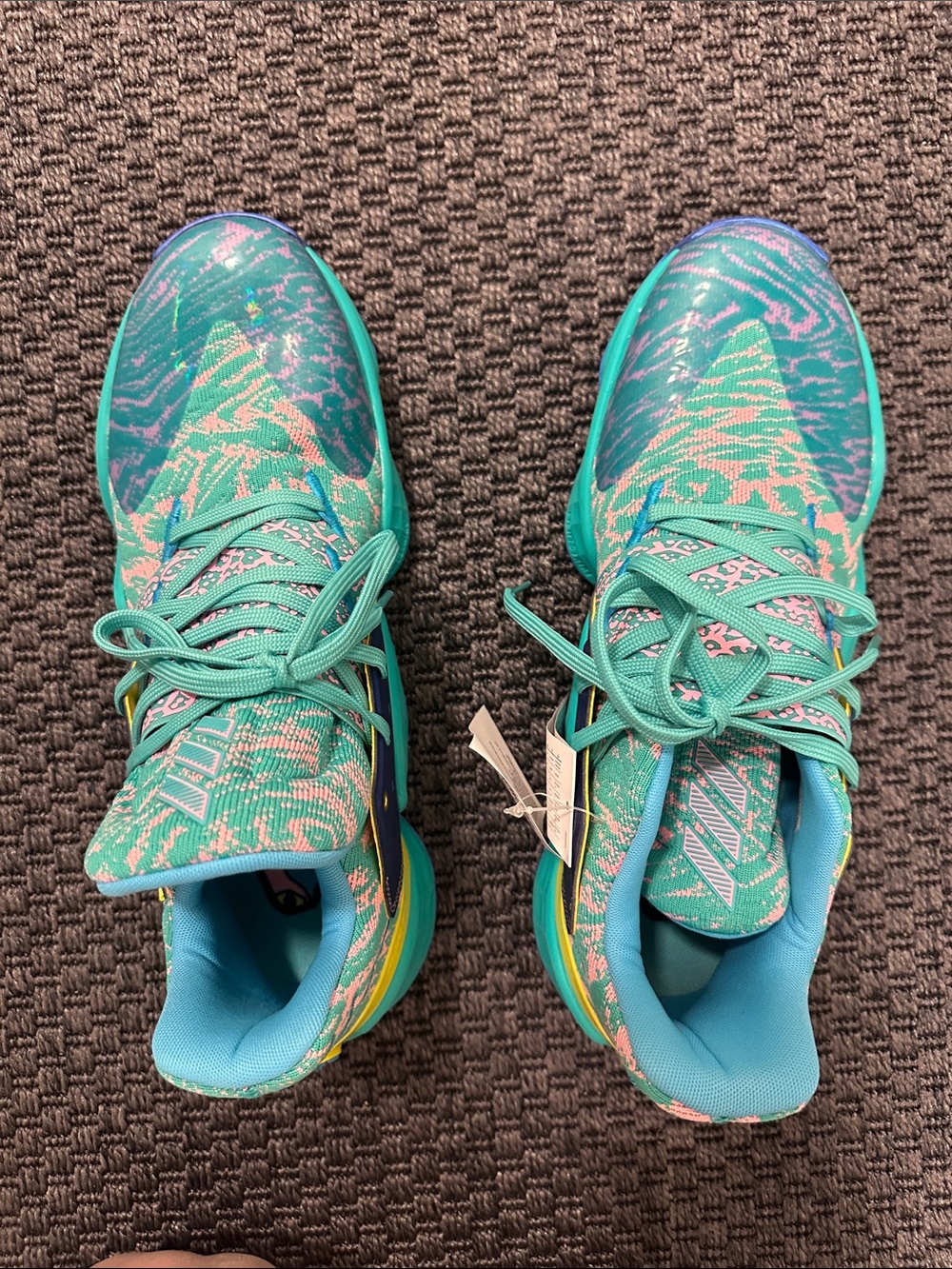 NEW Men’s Adidas Harden Vol 4  in SHOCK MINT
Size 12
